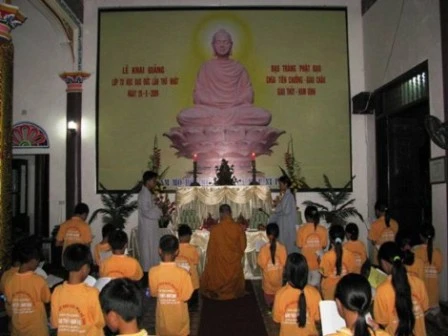 21[1]_ Khoa le tung kinh, le Phat tai chua Tien Chuong, Nam Dinh.jpg